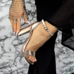 Sandale s debelom petom za žene 2XKK57 Šampanjac | Mei