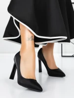 Cipele s debelom petom 3DC36 Crna | Mei