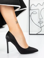 Cipele s debelom petom 3DC36 Crna | Mei