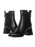 Niske čizme s debelim potplatom K107-55-B81A Crna Jose Simon