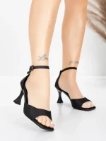 Sandale s tankom petom za žene 5GZ90 Crna | Mei