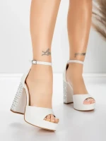Sandale s debelom petom i platformom za žene 5KV71 Bijela | Mei